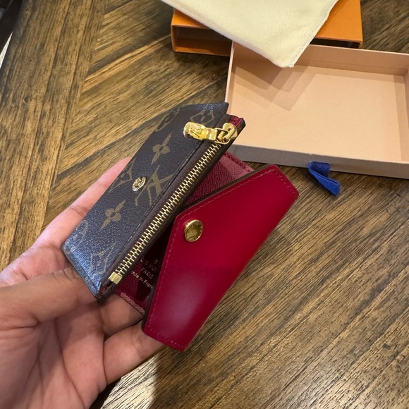 Louis Vuitton Zoe wallet (used once) - Picture 4 of 9